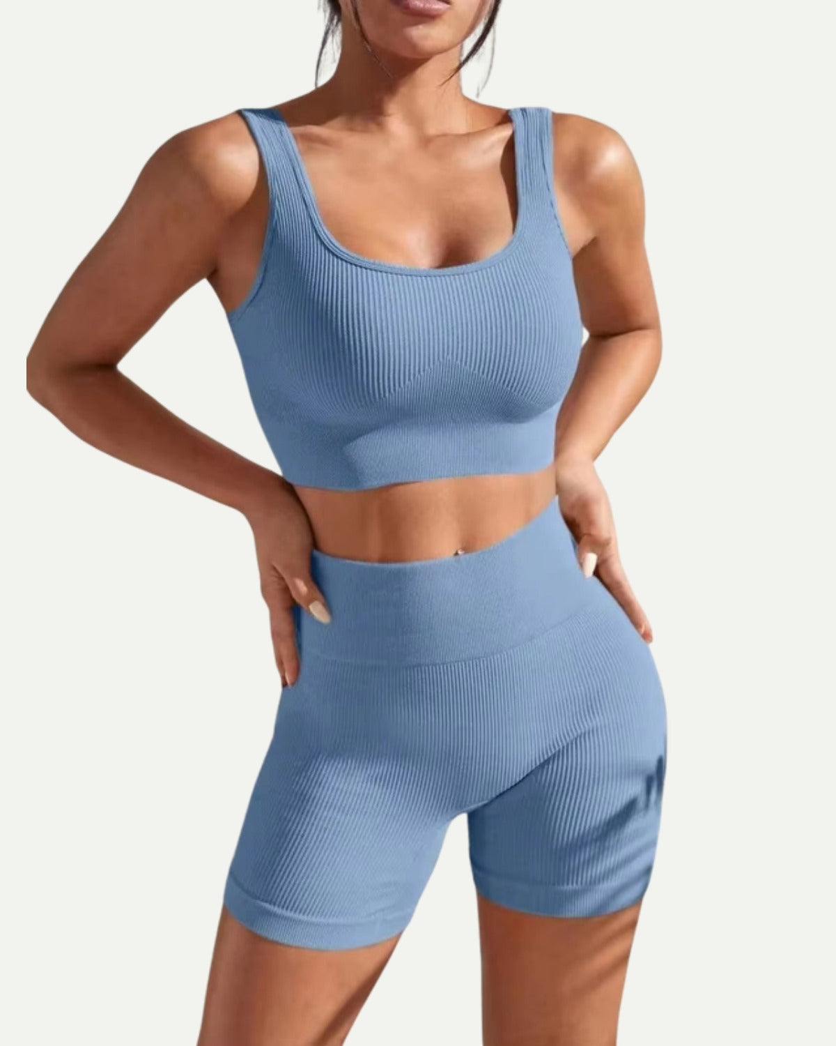 Conjunto acanalado sin costuras: top + shorts